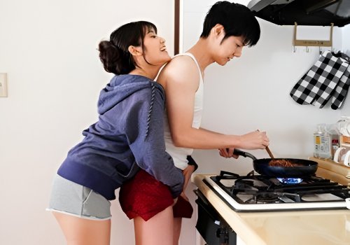 Chị dâu say đắm cậu em chồng tài năng