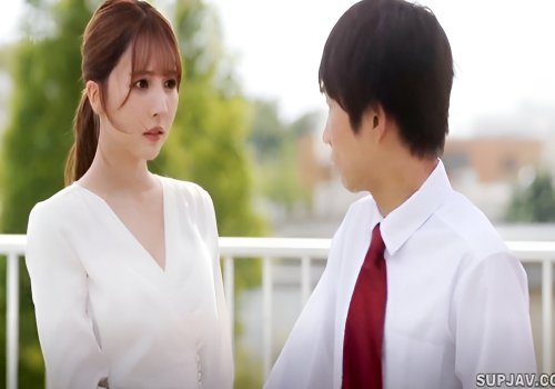 Nam sinh ngây thơ được cô giáo xinh đẹp si mê